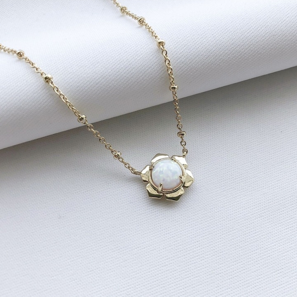 Kendra Scott Flower Pendant Necklace